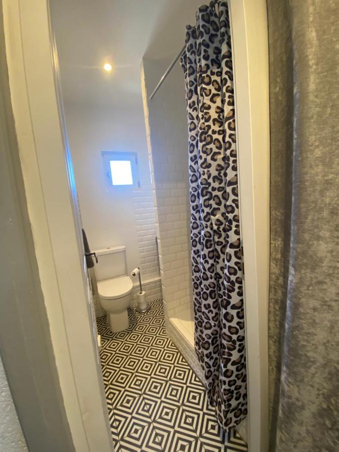 Appartement A 50 M De La Place Aux Herbes Uzès Dış mekan fotoğraf